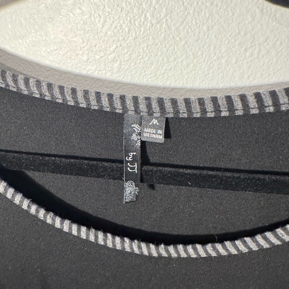 BYJJ Women’s Black Tunic Top Size Medium Exposed Seam Pocket Long Sleeve - Picture 3 of 7